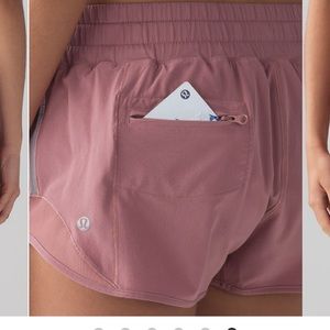 Lululemon Hotty Hot Short II 2.5” - Quicksand - Size 6